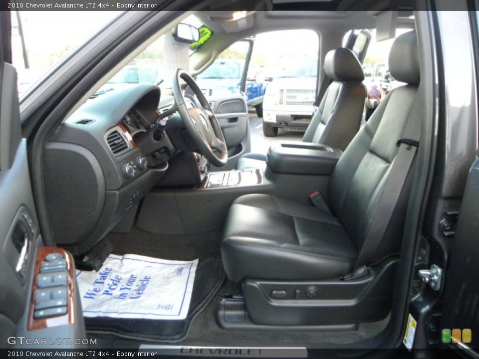 Ebony Interior Photo for the 2010 Chevrolet Avalanche LTZ 4x4 #38978189