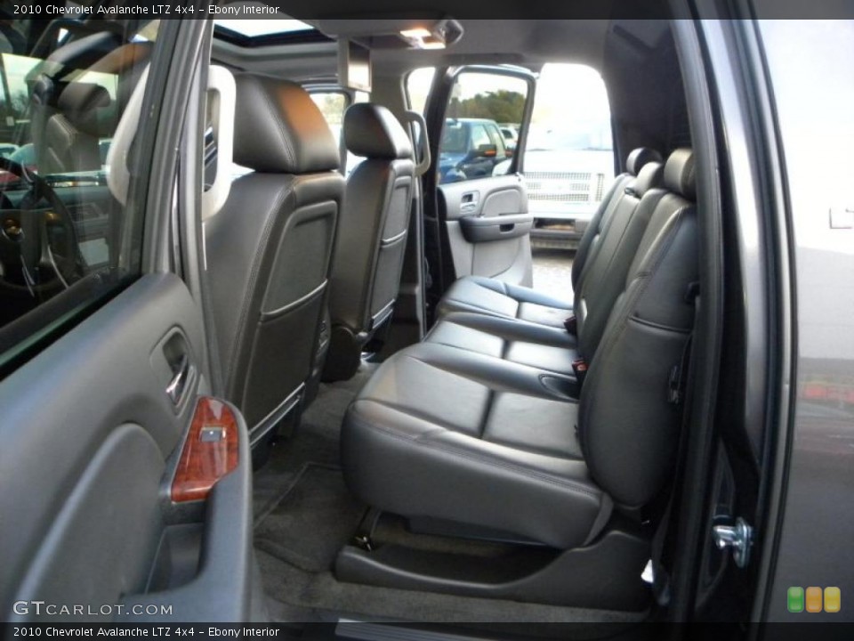 Ebony Interior Photo for the 2010 Chevrolet Avalanche LTZ 4x4 #38978205