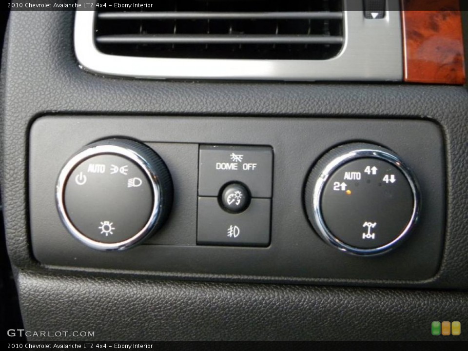Ebony Interior Controls for the 2010 Chevrolet Avalanche LTZ 4x4 #38978511