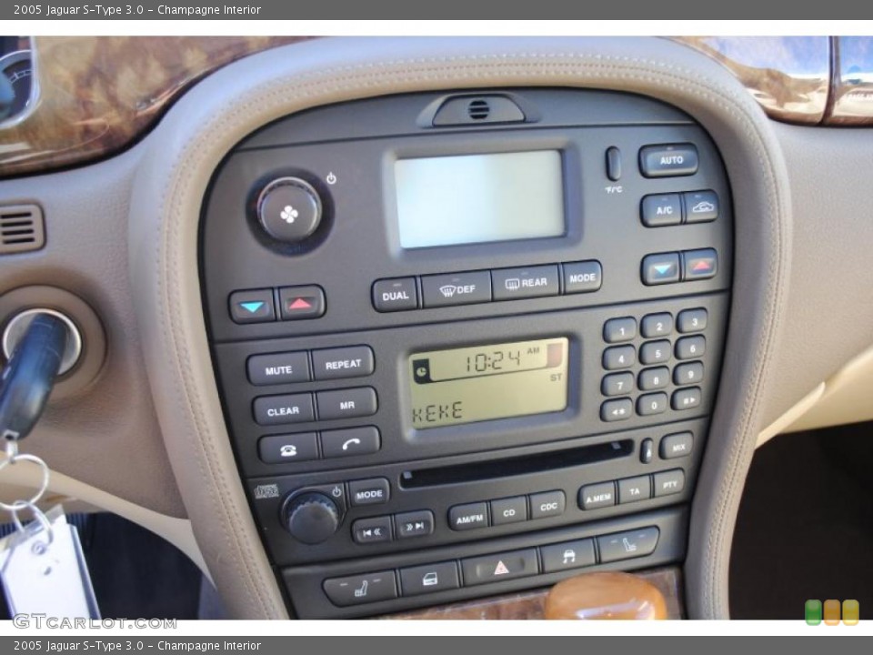 Champagne Interior Controls for the 2005 Jaguar S-Type 3.0 #38981449