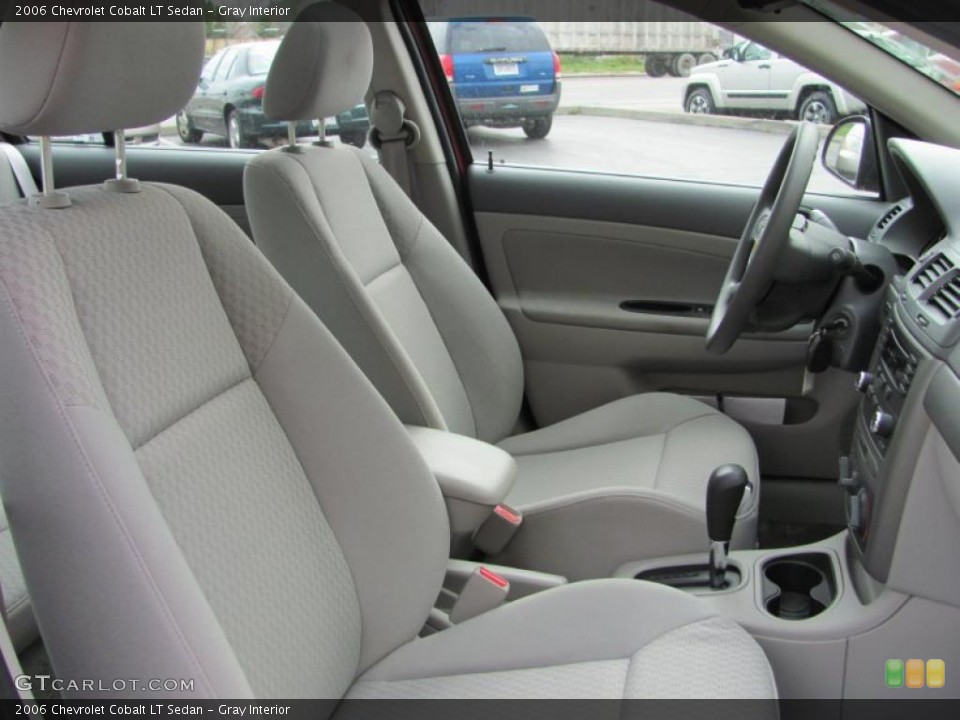 Gray Interior Photo for the 2006 Chevrolet Cobalt LT Sedan #38984589