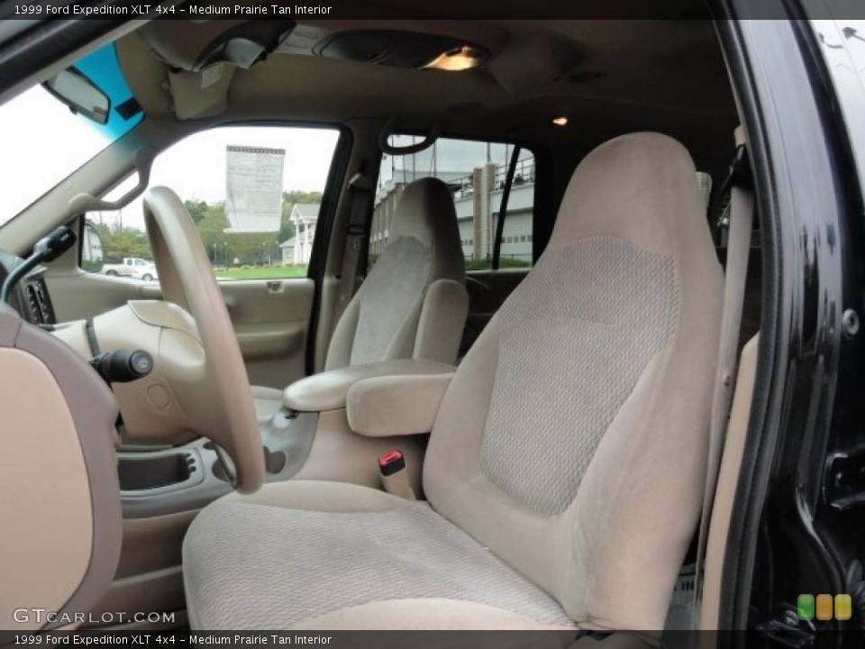 Medium Prairie Tan Interior Photo for the 1999 Ford Expedition XLT 4x4 #38991913