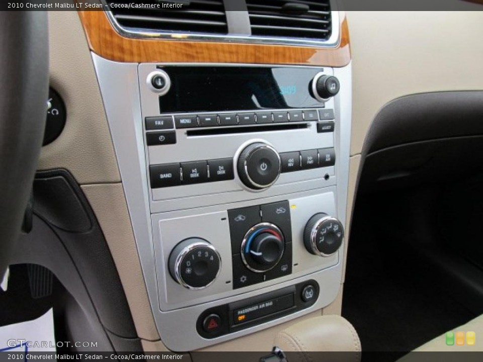 Cocoa/Cashmere Interior Controls for the 2010 Chevrolet Malibu LT Sedan #39000390