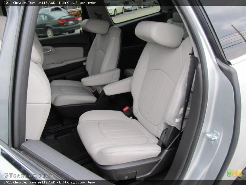 Light Gray/Ebony Interior Photo for the 2011 Chevrolet Traverse LTZ AWD #39001438