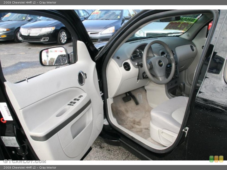 Gray Interior Photo for the 2009 Chevrolet HHR LS #39005322