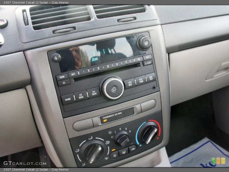 Gray Interior Controls for the 2007 Chevrolet Cobalt LS Sedan #39005462