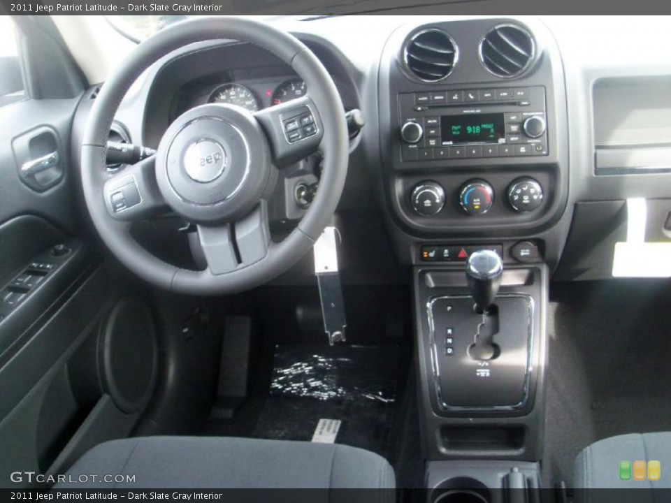 Dark Slate Gray Interior Photo for the 2011 Jeep Patriot Latitude #39007775