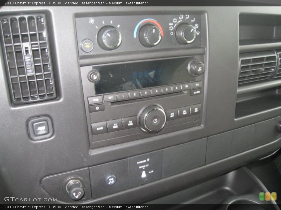 Medium Pewter Interior Controls for the 2010 Chevrolet Express LT 3500 Extended Passenger Van #39007883