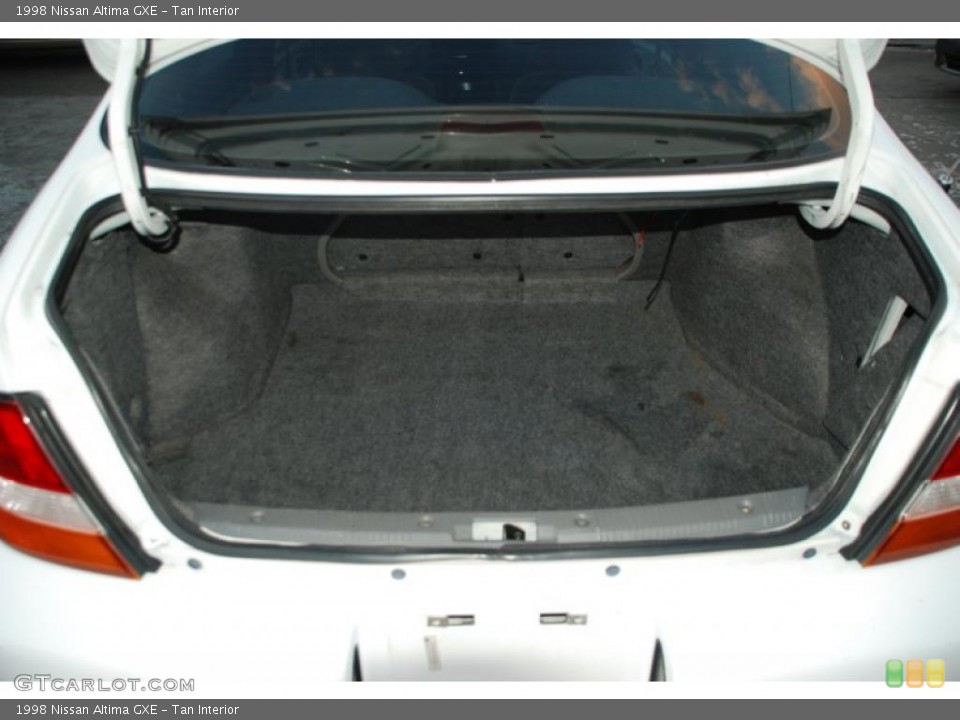Tan Interior Trunk for the 1998 Nissan Altima GXE #39008275