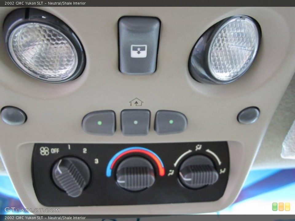 Neutral/Shale Interior Controls for the 2002 GMC Yukon SLT #39012999