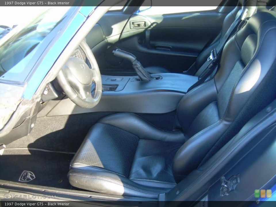 Black Interior Photo for the 1997 Dodge Viper GTS #39015235