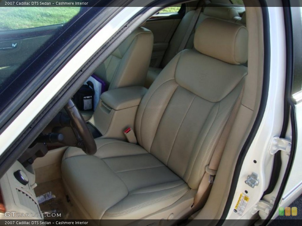 Cashmere Interior Photo for the 2007 Cadillac DTS Sedan #39022055