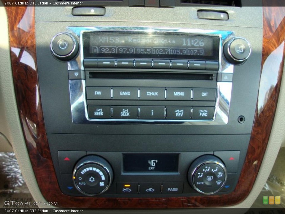 Cashmere Interior Controls for the 2007 Cadillac DTS Sedan #39022347