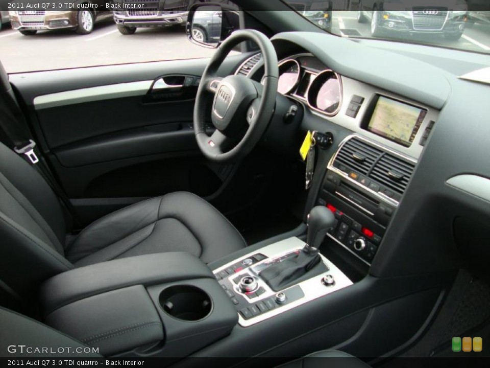 Black Interior Dashboard for the 2011 Audi Q7 3.0 TDI quattro #39031707