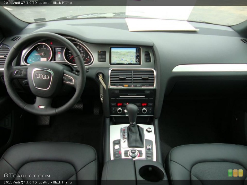 Black Interior Dashboard for the 2011 Audi Q7 3.0 TDI quattro #39031799