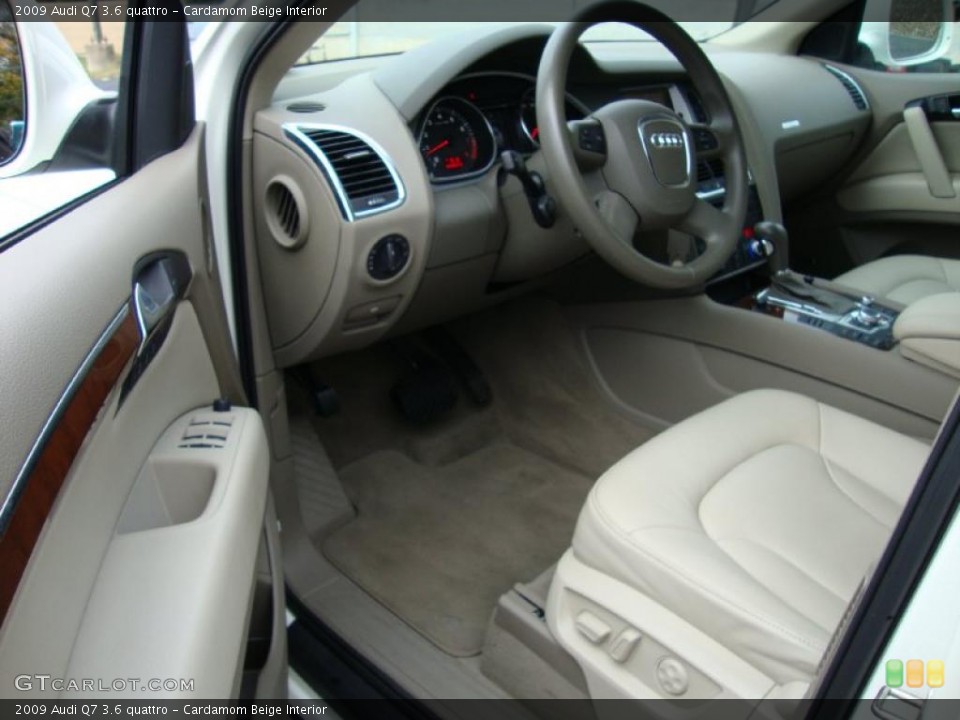 Cardamom Beige 2009 Audi Q7 Interiors