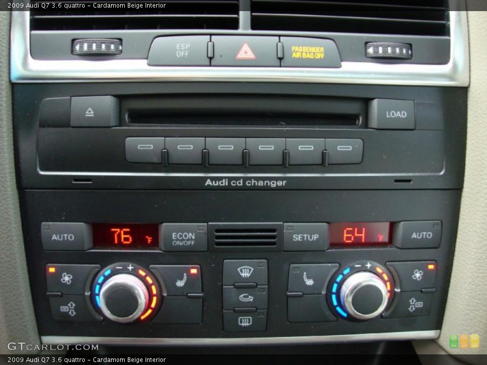 Cardamom Beige Interior Controls for the 2009 Audi Q7 3.6 quattro #39039147