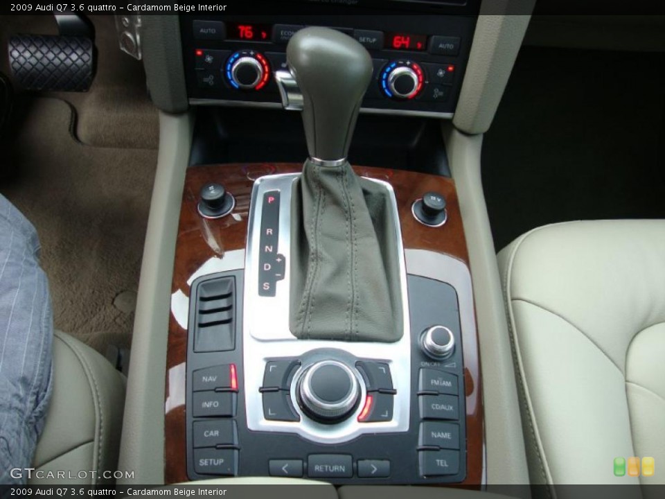 Cardamom Beige Interior Transmission for the 2009 Audi Q7 3.6 quattro #39039167