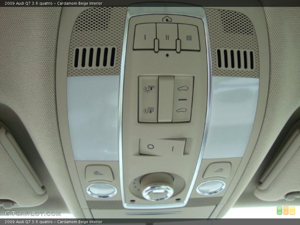 Cardamom Beige Interior Controls for the 2009 Audi Q7 3.6 quattro #39039195