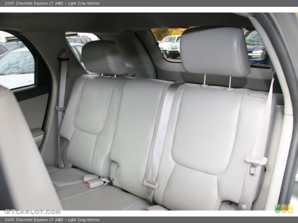 Light Gray Interior Photo for the 2005 Chevrolet Equinox LT AWD #39043271