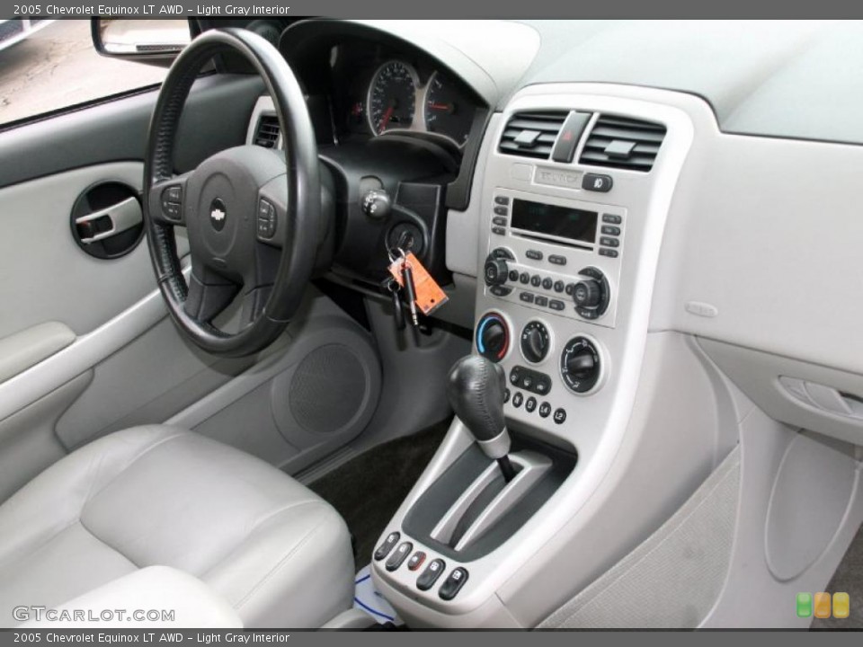 Light Gray Interior Controls for the 2005 Chevrolet Equinox LT AWD #39043331