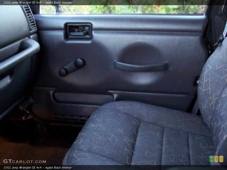 Agate Black Interior Photo for the 2002 Jeep Wrangler SE 4x4 #39043337