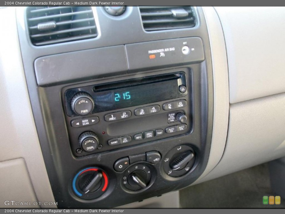 Medium Dark Pewter Interior Controls for the 2004 Chevrolet Colorado Regular Cab #39044216