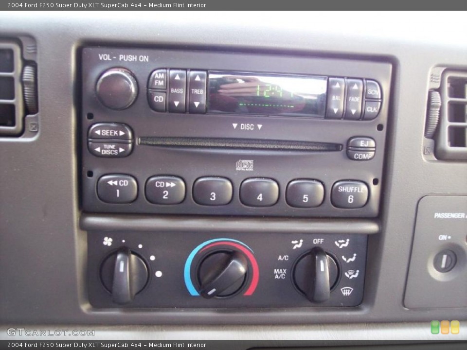 Medium Flint Interior Controls for the 2004 Ford F250 Super Duty XLT SuperCab 4x4 #39044360