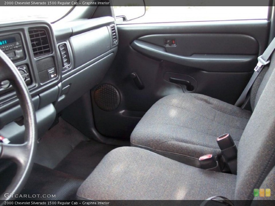 Graphite Interior Photo for the 2000 Chevrolet Silverado 1500 Regular Cab #39044780