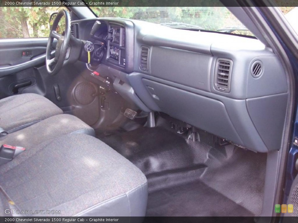 Graphite Interior Dashboard for the 2000 Chevrolet Silverado 1500 Regular Cab #39044796