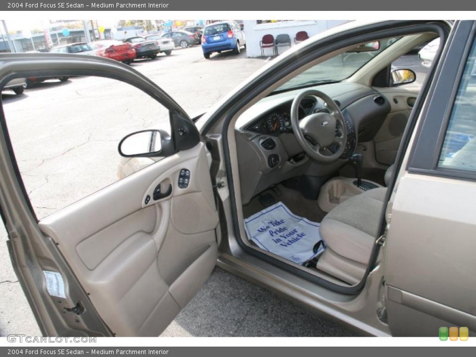 Medium Parchment Interior Photo for the 2004 Ford Focus SE Sedan #39044848