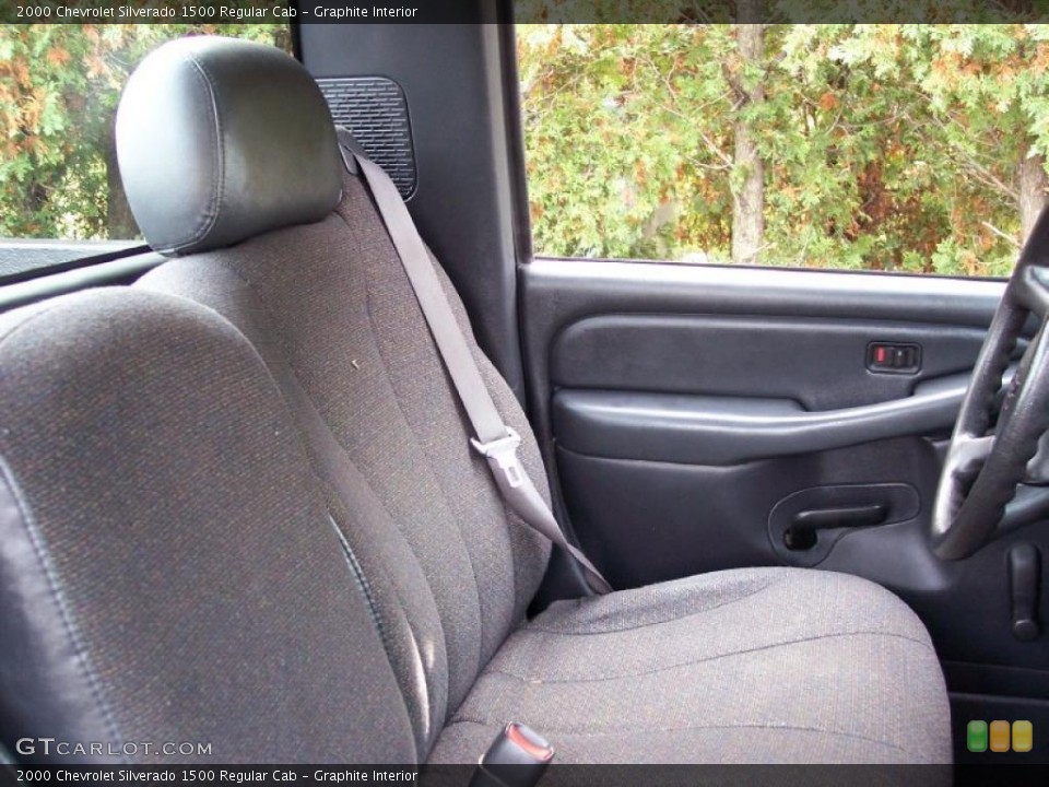 Graphite Interior Photo for the 2000 Chevrolet Silverado 1500 Regular Cab #39044852