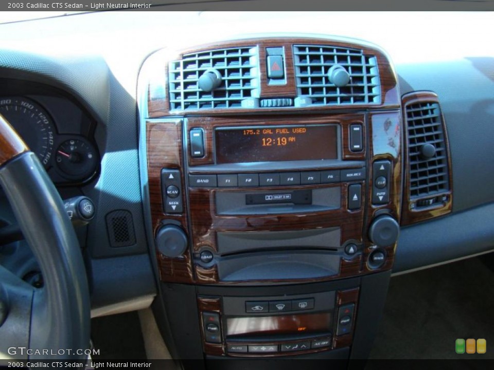 Light Neutral Interior Controls for the 2003 Cadillac CTS Sedan #39045536