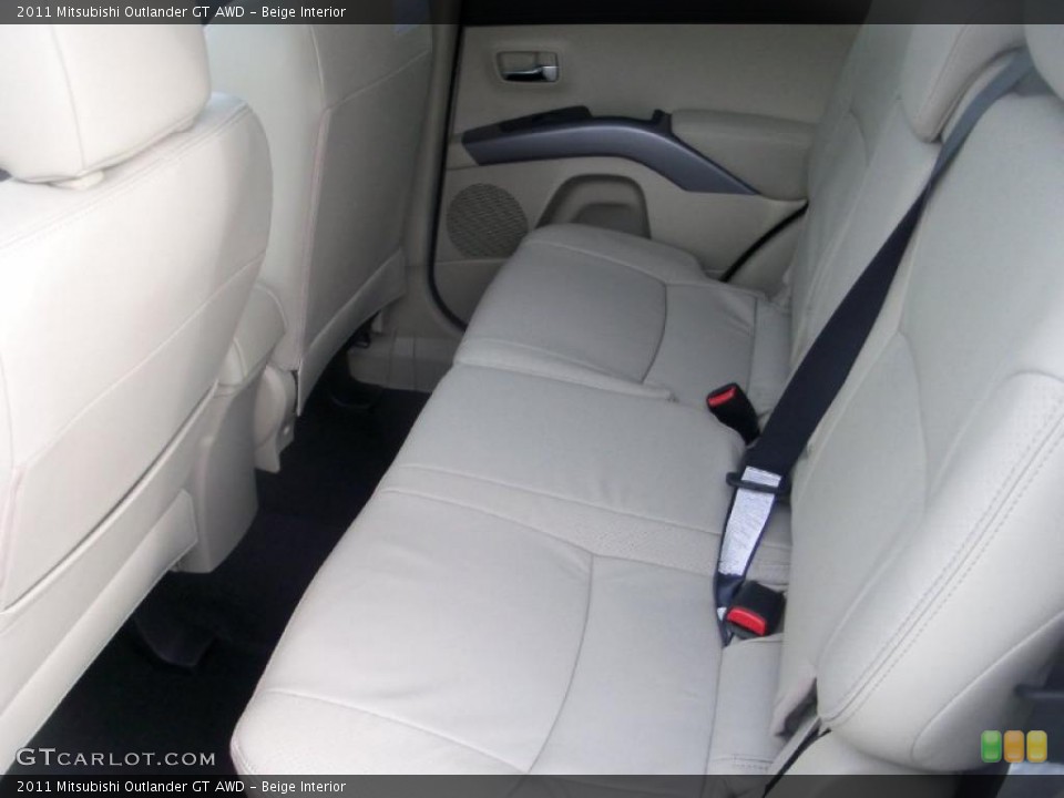 Beige Interior Photo for the 2011 Mitsubishi Outlander GT AWD #39047056