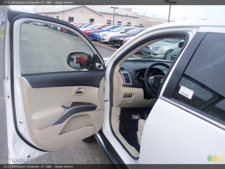 Beige Interior Door Panel for the 2011 Mitsubishi Outlander GT AWD #39047132