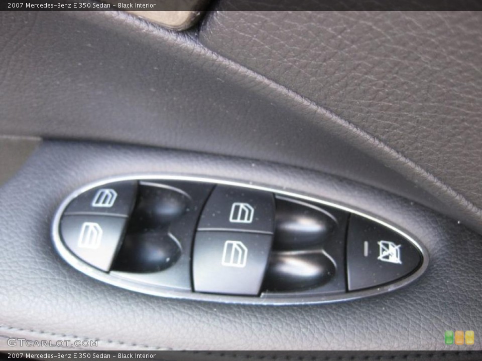 Black Interior Controls for the 2007 Mercedes-Benz E 350 Sedan #39051416