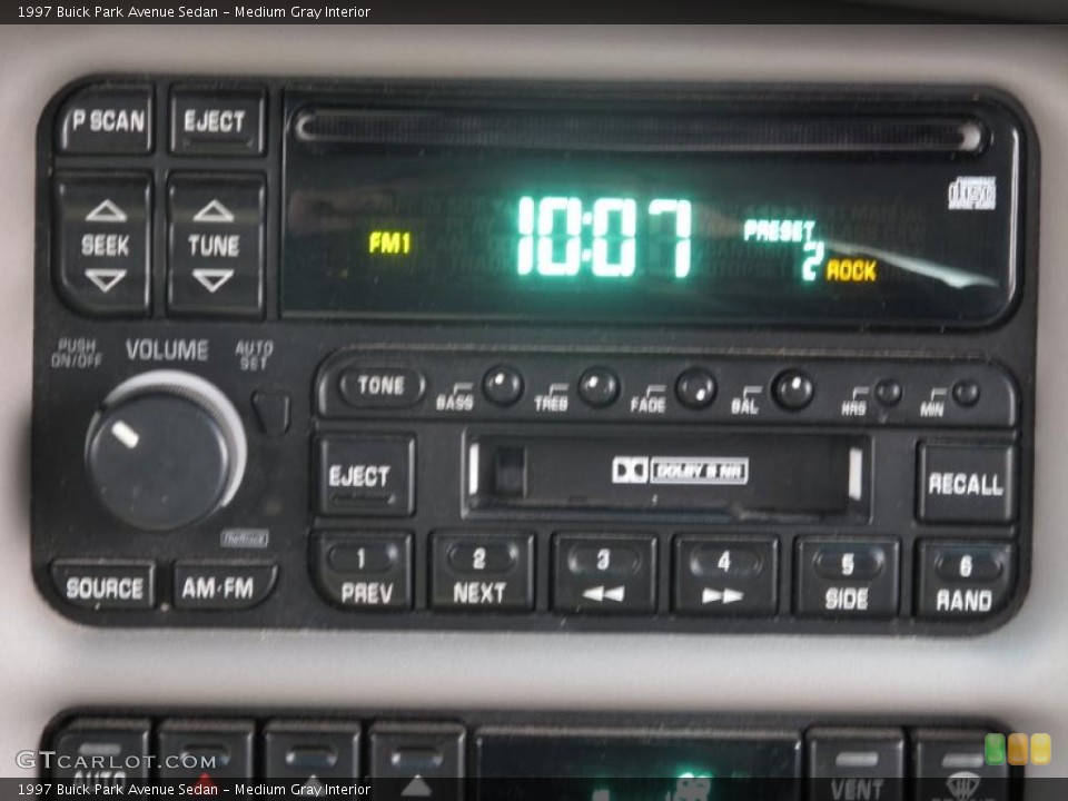 Medium Gray Interior Controls for the 1997 Buick Park Avenue Sedan #39051484