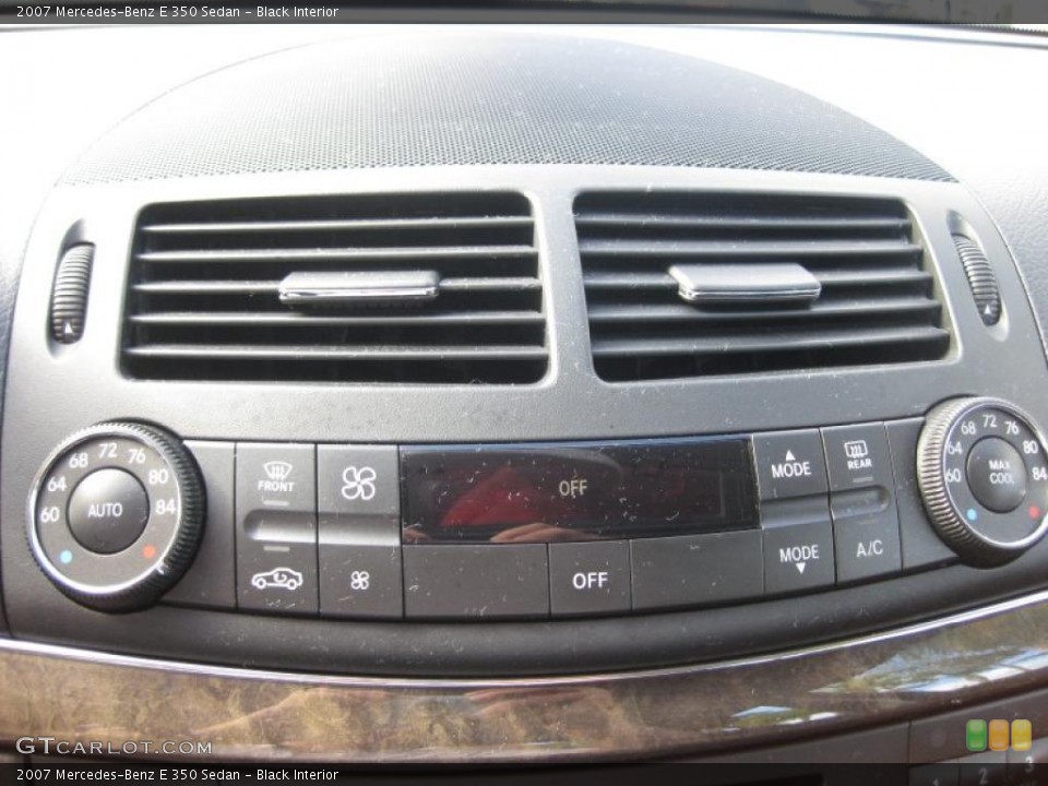Black Interior Controls for the 2007 Mercedes-Benz E 350 Sedan #39051492