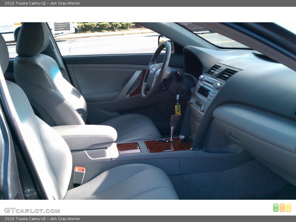 Ash Gray Interior Photo for the 2010 Toyota Camry LE #39053128