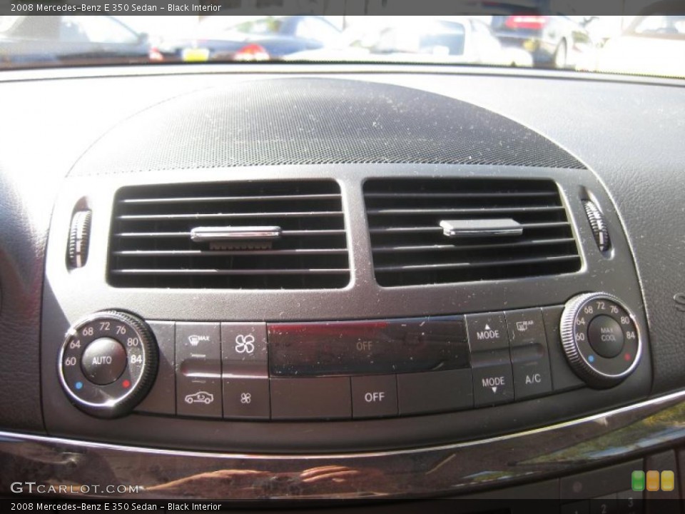 Black Interior Controls for the 2008 Mercedes-Benz E 350 Sedan #39053276
