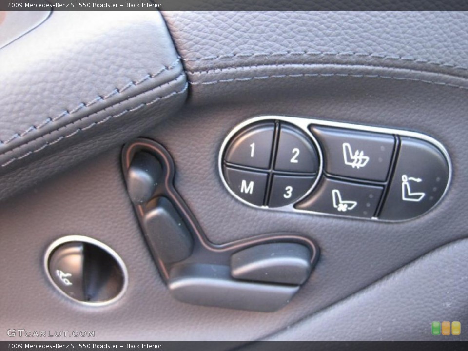 Black Interior Controls for the 2009 Mercedes-Benz SL 550 Roadster #39053908