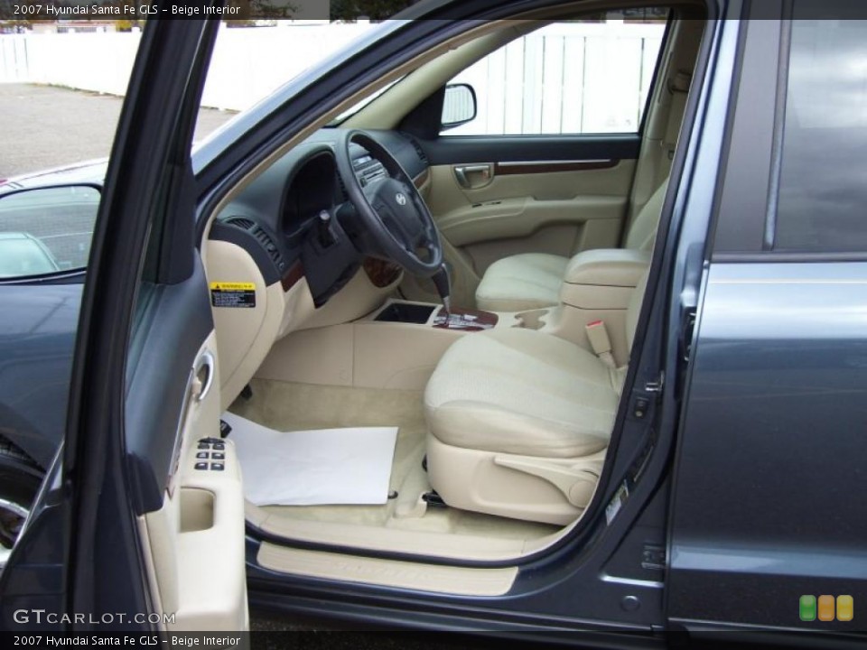 Beige Interior Photo for the 2007 Hyundai Santa Fe GLS #39053976