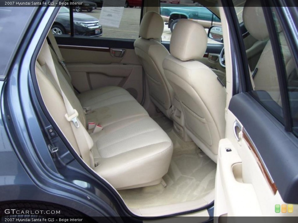 Beige Interior Photo for the 2007 Hyundai Santa Fe GLS #39054108