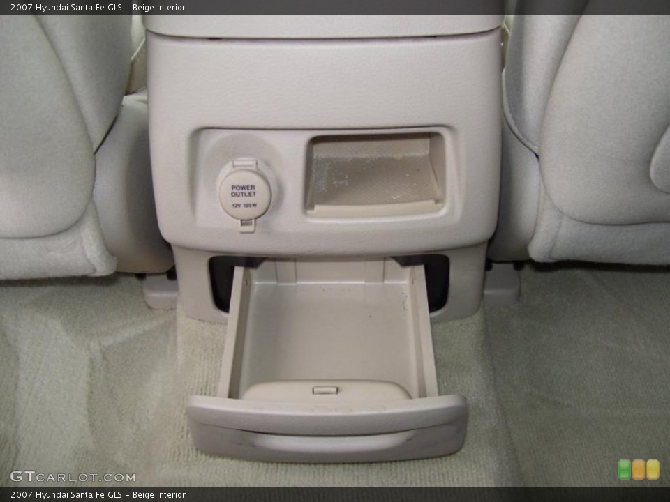 Beige Interior Controls for the 2007 Hyundai Santa Fe GLS #39054156