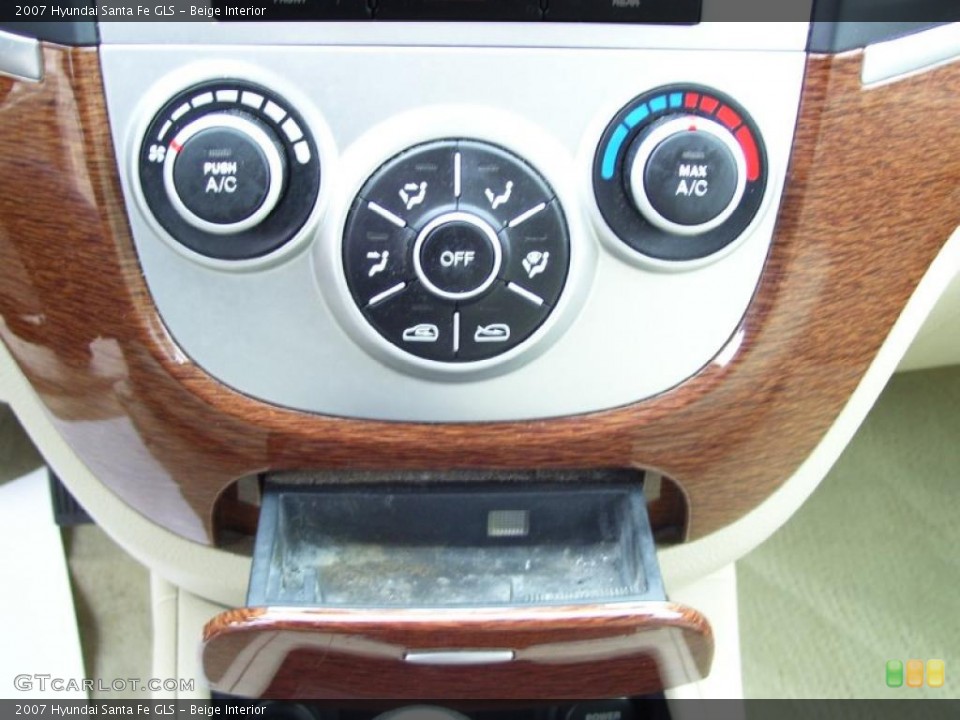 Beige Interior Controls for the 2007 Hyundai Santa Fe GLS #39054268