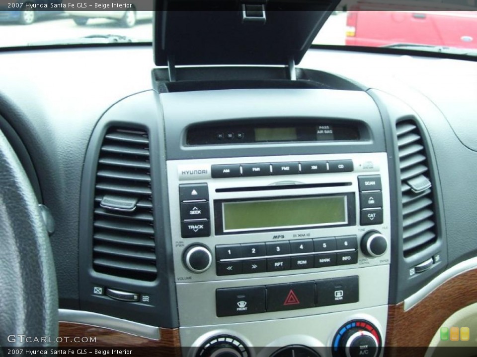 Beige Interior Controls for the 2007 Hyundai Santa Fe GLS #39054284