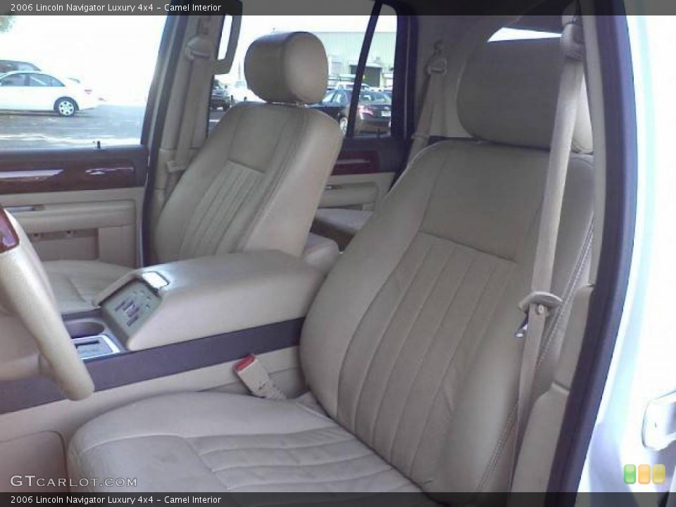 Camel Interior Photo for the 2006 Lincoln Navigator Luxury 4x4 #39054920