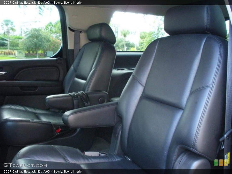 Ebony/Ebony Interior Photo for the 2007 Cadillac Escalade ESV AWD #39055988