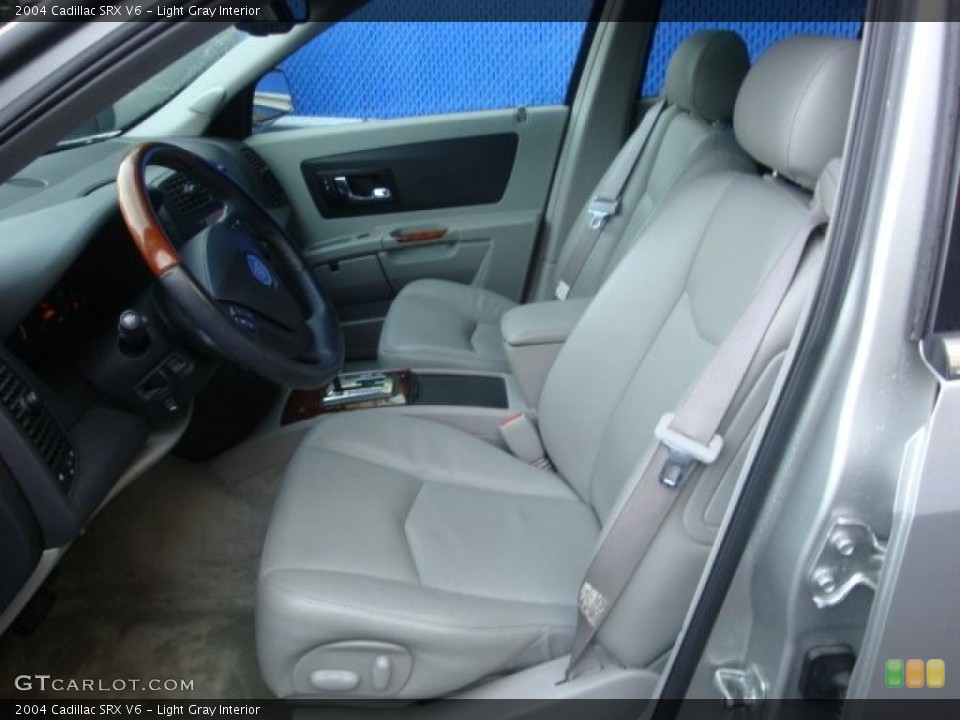 Light Gray Interior Photo for the 2004 Cadillac SRX V6 #39057104