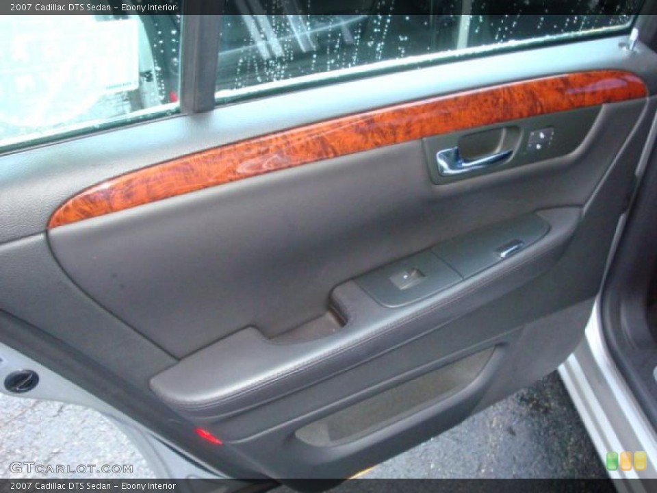 Ebony Interior Door Panel for the 2007 Cadillac DTS Sedan #39057736